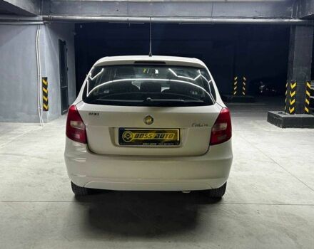 Білий Шкода Фабія, об'ємом двигуна 1.2 л та пробігом 240 тис. км за 5800 $, фото 4 на Automoto.ua