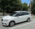 Белый Шкода Фабия, объемом двигателя 1.4 л и пробегом 221 тыс. км за 7700 $, фото 1 на Automoto.ua