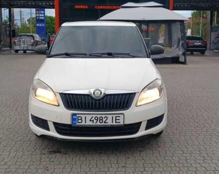 Белый Шкода Фабия, объемом двигателя 1.2 л и пробегом 248 тыс. км за 4850 $, фото 2 на Automoto.ua