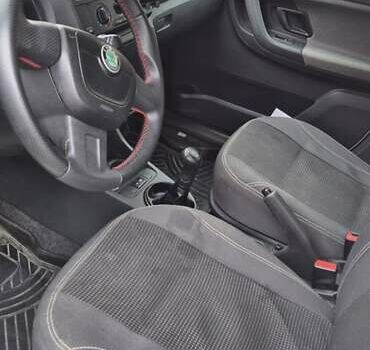 Белый Шкода Фабия, объемом двигателя 1.39 л и пробегом 225 тыс. км за 3950 $, фото 18 на Automoto.ua