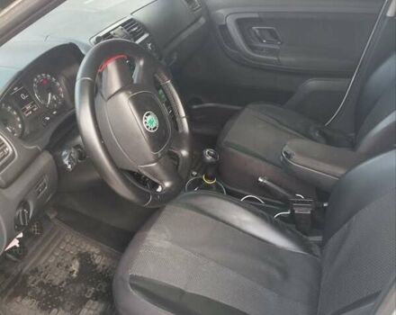 Белый Шкода Фабия, объемом двигателя 1.6 л и пробегом 290 тыс. км за 4800 $, фото 8 на Automoto.ua