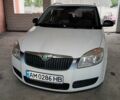 Белый Шкода Фабия, объемом двигателя 1.2 л и пробегом 220 тыс. км за 5100 $, фото 1 на Automoto.ua