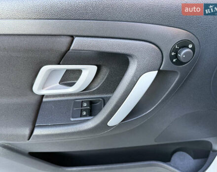 Белый Шкода Фабия, объемом двигателя 1.4 л и пробегом 158 тыс. км за 5700 $, фото 21 на Automoto.ua