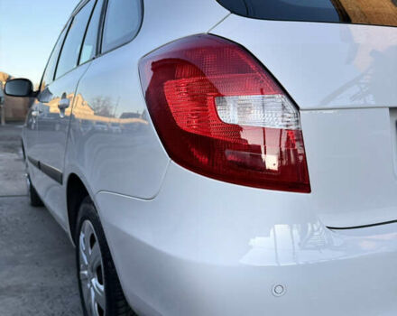 Белый Шкода Фабия, объемом двигателя 1.4 л и пробегом 158 тыс. км за 5700 $, фото 10 на Automoto.ua