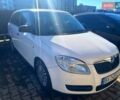 Белый Шкода Фабия, объемом двигателя 1.39 л и пробегом 209 тыс. км за 5500 $, фото 1 на Automoto.ua