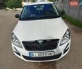 Белый Шкода Фабия, объемом двигателя 1.39 л и пробегом 250 тыс. км за 3850 $, фото 1 на Automoto.ua