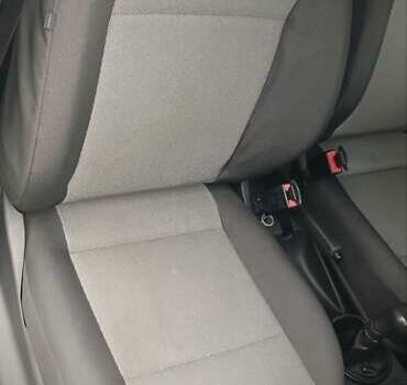 Белый Шкода Фабия, объемом двигателя 1.2 л и пробегом 248 тыс. км за 4850 $, фото 23 на Automoto.ua