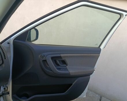 Белый Шкода Фабия, объемом двигателя 1.6 л и пробегом 280 тыс. км за 5000 $, фото 12 на Automoto.ua