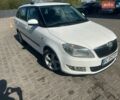 Белый Шкода Фабия, объемом двигателя 1.6 л и пробегом 365 тыс. км за 4999 $, фото 1 на Automoto.ua
