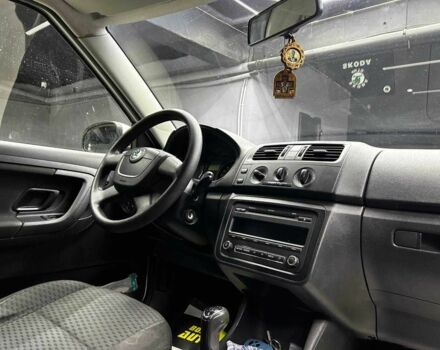 Білий Шкода Фабія, об'ємом двигуна 1.2 л та пробігом 240 тис. км за 5800 $, фото 13 на Automoto.ua