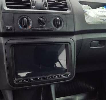 Белый Шкода Фабия, объемом двигателя 1.39 л и пробегом 225 тыс. км за 3950 $, фото 11 на Automoto.ua
