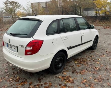 Белый Шкода Фабия, объемом двигателя 1.4 л и пробегом 250 тыс. км за 4300 $, фото 5 на Automoto.ua