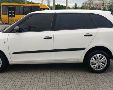 Белый Шкода Фабия, объемом двигателя 1.2 л и пробегом 248 тыс. км за 4850 $, фото 17 на Automoto.ua
