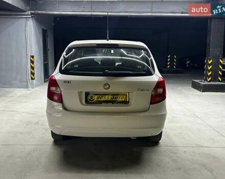 Білий Шкода Фабія, об'ємом двигуна 1.2 л та пробігом 240 тис. км за 5800 $, фото 4 на Automoto.ua