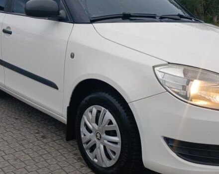 Белый Шкода Фабия, объемом двигателя 1.2 л и пробегом 248 тыс. км за 4850 $, фото 4 на Automoto.ua