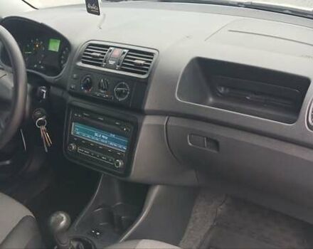 Белый Шкода Фабия, объемом двигателя 1.2 л и пробегом 248 тыс. км за 4850 $, фото 19 на Automoto.ua