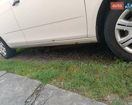 Белый Шкода Фабия, объемом двигателя 1.6 л и пробегом 280 тыс. км за 5000 $, фото 7 на Automoto.ua