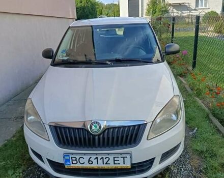 Белый Шкода Фабия, объемом двигателя 1.6 л и пробегом 280 тыс. км за 5000 $, фото 10 на Automoto.ua