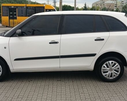 Белый Шкода Фабия, объемом двигателя 1.2 л и пробегом 248 тыс. км за 4850 $, фото 12 на Automoto.ua