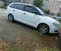 Белый Шкода Фабия, объемом двигателя 1.4 л и пробегом 300 тыс. км за 3799 $, фото 1 на Automoto.ua