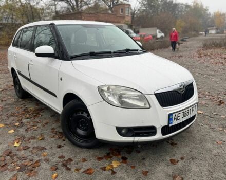 Белый Шкода Фабия, объемом двигателя 1.4 л и пробегом 250 тыс. км за 4300 $, фото 3 на Automoto.ua