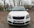 Белый Шкода Фабия, объемом двигателя 1.4 л и пробегом 250 тыс. км за 4300 $, фото 2 на Automoto.ua