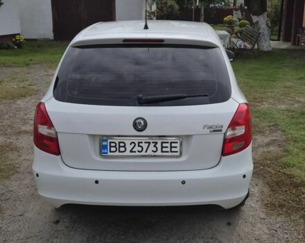 Белый Шкода Фабия, объемом двигателя 1.4 л и пробегом 231 тыс. км за 3950 $, фото 5 на Automoto.ua