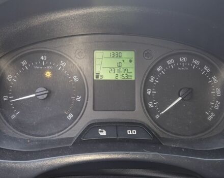 Белый Шкода Фабия, объемом двигателя 1.4 л и пробегом 231 тыс. км за 3950 $, фото 7 на Automoto.ua