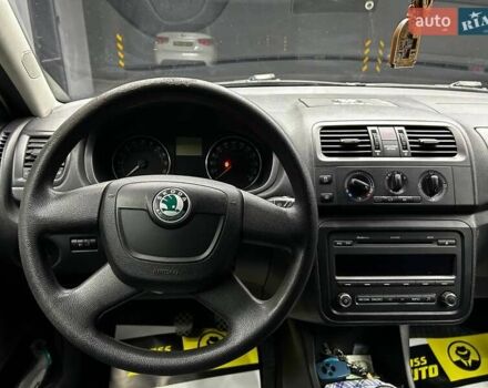 Білий Шкода Фабія, об'ємом двигуна 1.2 л та пробігом 240 тис. км за 5800 $, фото 10 на Automoto.ua