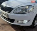 Белый Шкода Фабия, объемом двигателя 1.2 л и пробегом 304 тыс. км за 5000 $, фото 1 на Automoto.ua