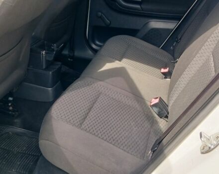 Белый Шкода Фабия, объемом двигателя 1.4 л и пробегом 220 тыс. км за 5800 $, фото 13 на Automoto.ua