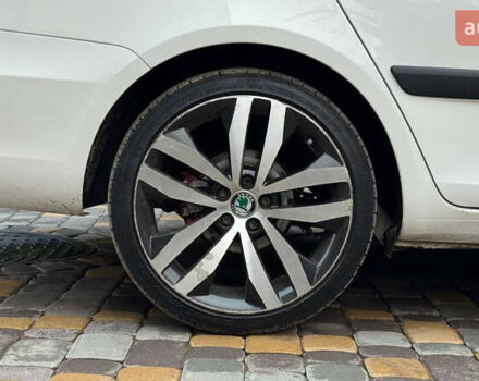 Білий Шкода Фабія, об'ємом двигуна 1.4 л та пробігом 188 тис. км за 7600 $, фото 36 на Automoto.ua