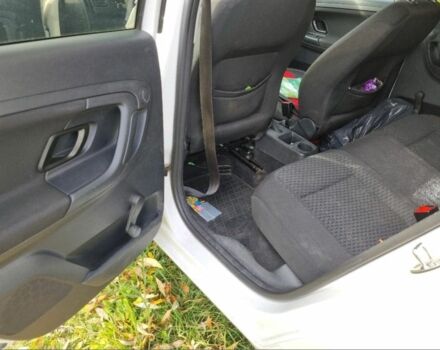 Белый Шкода Фабия, объемом двигателя 1.2 л и пробегом 170 тыс. км за 2000 $, фото 6 на Automoto.ua