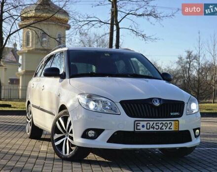Белый Шкода Фабия, объемом двигателя 1.4 л и пробегом 188 тыс. км за 7950 $, фото 1 на Automoto.ua