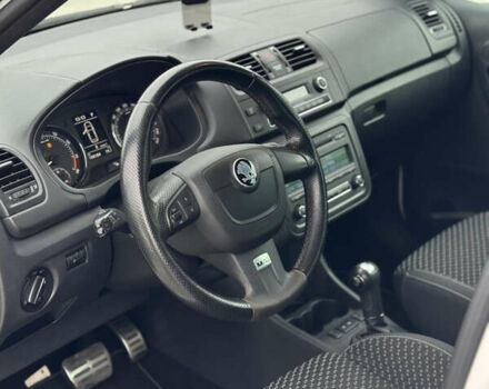 Белый Шкода Фабия, объемом двигателя 1.4 л и пробегом 188 тыс. км за 8350 $, фото 9 на Automoto.ua