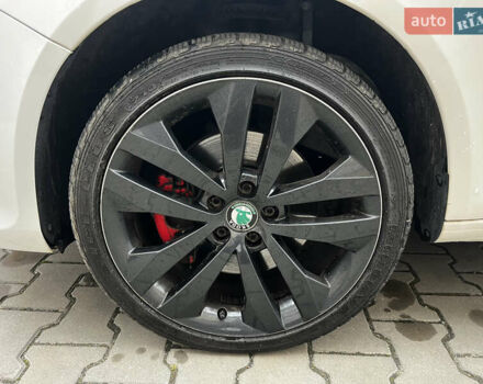 Белый Шкода Фабия, объемом двигателя 1.4 л и пробегом 167 тыс. км за 8499 $, фото 36 на Automoto.ua