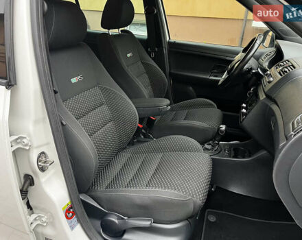 Белый Шкода Фабия, объемом двигателя 1.4 л и пробегом 167 тыс. км за 8499 $, фото 30 на Automoto.ua