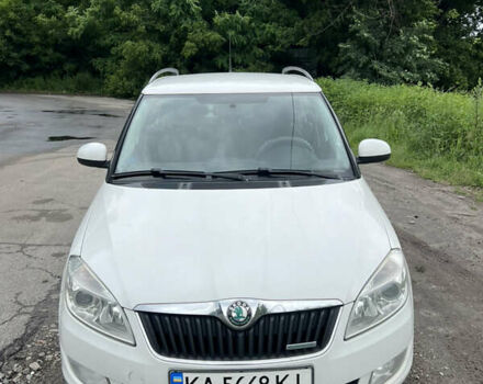Белый Шкода Фабия, объемом двигателя 1.2 л и пробегом 350 тыс. км за 5700 $, фото 7 на Automoto.ua