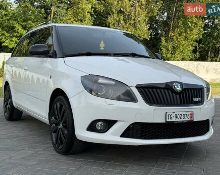 Белый Шкода Фабия, объемом двигателя 1.4 л и пробегом 189 тыс. км за 7899 $, фото 4 на Automoto.ua