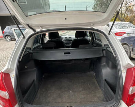 Белый Шкода Фабия, объемом двигателя 1.2 л и пробегом 195 тыс. км за 5500 $, фото 8 на Automoto.ua