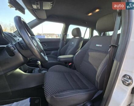 Белый Шкода Фабия, объемом двигателя 1.4 л и пробегом 188 тыс. км за 7950 $, фото 27 на Automoto.ua