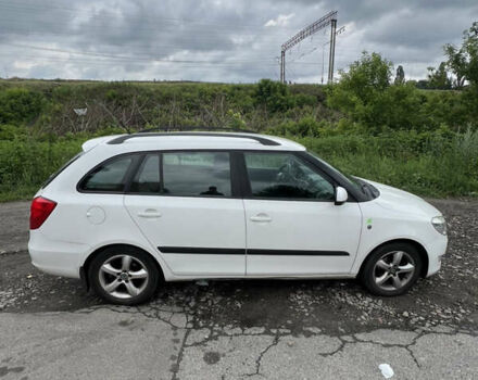 Белый Шкода Фабия, объемом двигателя 1.2 л и пробегом 350 тыс. км за 5700 $, фото 6 на Automoto.ua