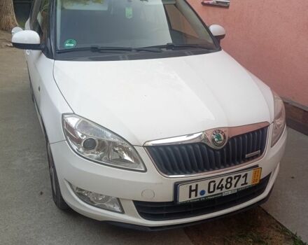 Белый Шкода Фабия, объемом двигателя 0 л и пробегом 205 тыс. км за 6700 $, фото 1 на Automoto.ua