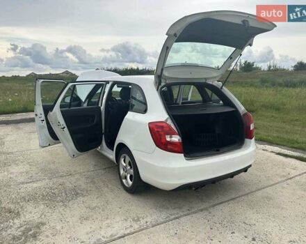 Белый Шкода Фабия, объемом двигателя 1.4 л и пробегом 202 тыс. км за 7850 $, фото 2 на Automoto.ua