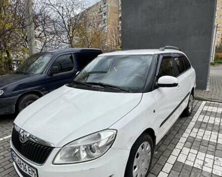 Белый Шкода Фабия, объемом двигателя 1.2 л и пробегом 195 тыс. км за 5500 $, фото 1 на Automoto.ua