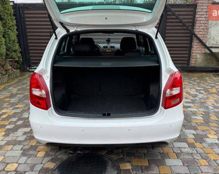 Білий Шкода Фабія, об'ємом двигуна 1.4 л та пробігом 188 тис. км за 7600 $, фото 12 на Automoto.ua