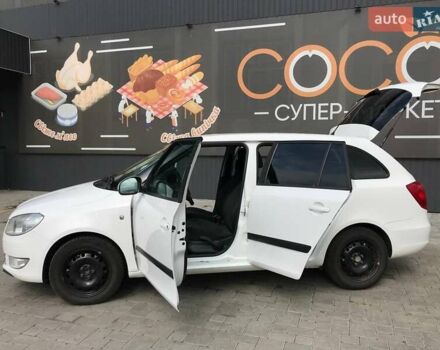 Белый Шкода Фабия, объемом двигателя 1.2 л и пробегом 235 тыс. км за 5500 $, фото 8 на Automoto.ua