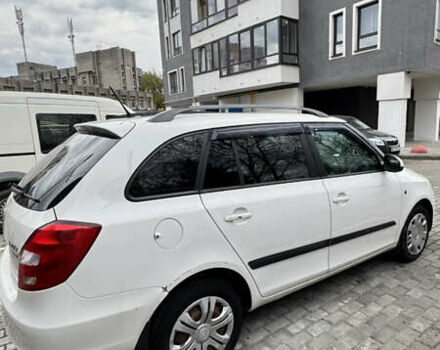 Белый Шкода Фабия, объемом двигателя 1.2 л и пробегом 195 тыс. км за 5500 $, фото 3 на Automoto.ua