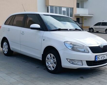Белый Шкода Фабия, объемом двигателя 1.4 л и пробегом 220 тыс. км за 5800 $, фото 3 на Automoto.ua