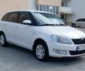 Белый Шкода Фабия, объемом двигателя 1.4 л и пробегом 220 тыс. км за 5800 $, фото 3 на Automoto.ua
